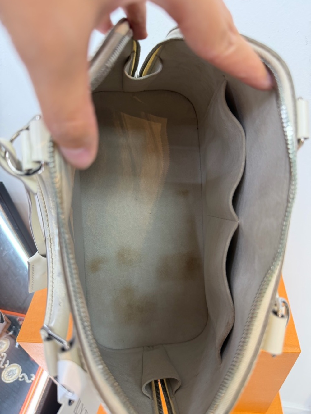 Louis Vuitton Cream Epi Leather Alma Satchel - Picture 6 of 7